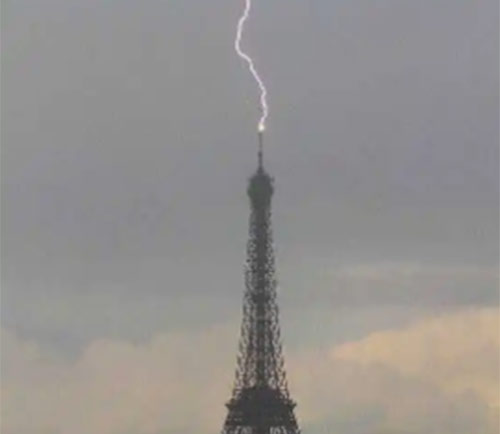避雷針是引雷還是避雷